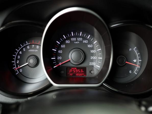 Kia Rio III Рестайлинг с пробегом 2016 года, цена 959 000 рублей, 196000 км, седан, Автокод Объявления