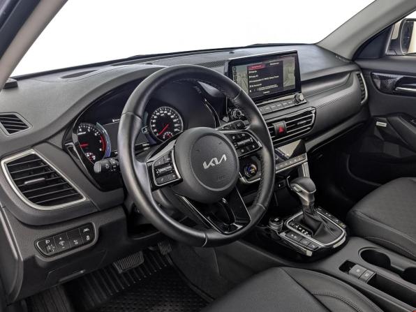 Kia Seltos I с пробегом 2022 года, цена 2 945 000 рублей, 7981 км, внедорожник, Автокод Объявления