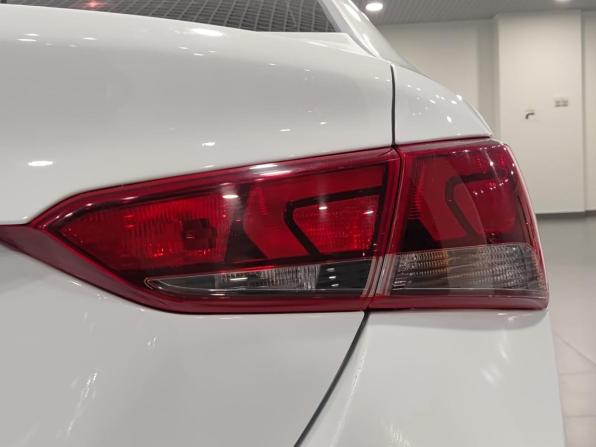 Hyundai Solaris II с пробегом 2018 года, цена 1 292 000 рублей, 121540 км, седан, Автокод Объявления