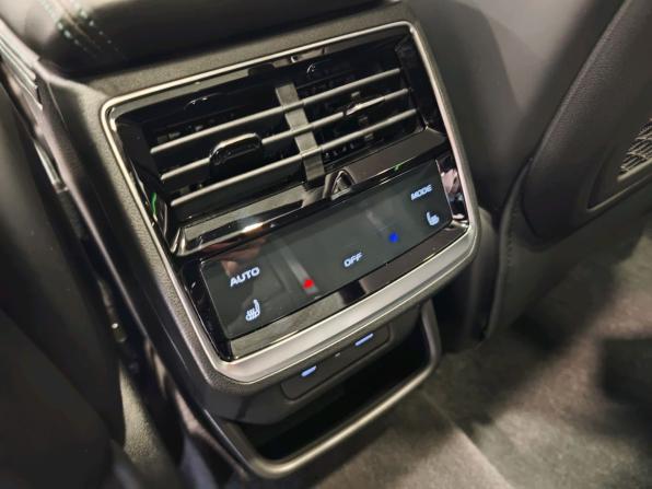 Geely Monjaro I с пробегом 2025 года, цена 4 499 000 рублей, 1600 км, внедорожник, Автокод Объявления