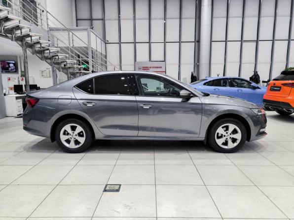 Skoda Octavia IV (A8) с пробегом 2021 года, цена 2 070 000 рублей, 132240 км, лифтбек, Автокод Объявления