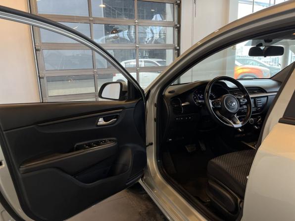 Kia Rio IV с пробегом 2020 года, цена 1 360 000 рублей, 98047 км, седан, Автокод Объявления
