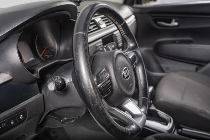 Kia Rio IV с пробегом 2017 года, цена 1 369 000 рублей, 92500 км, седан, Автокод Объявления