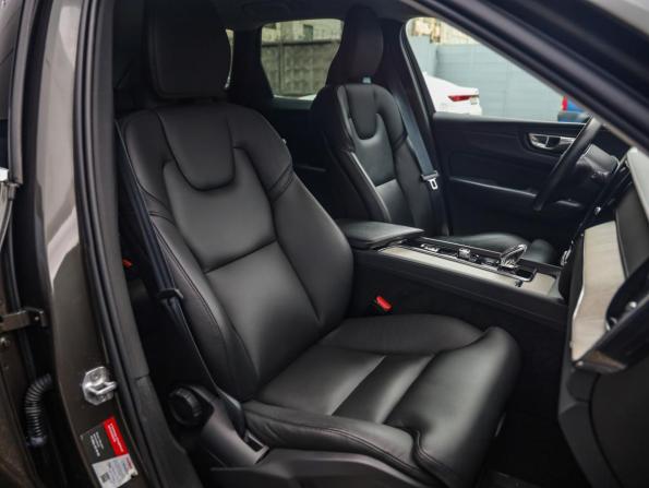 Volvo XC60 II Рестайлинг с пробегом 2021 года, цена 4 449 000 рублей, 59548 км, внедорожник, Автокод Объявления