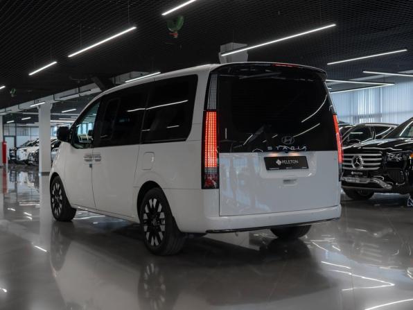 Hyundai Staria I с пробегом 2025 года, цена 8 250 000 рублей, 1776 км, минивэн, Автокод Объявления