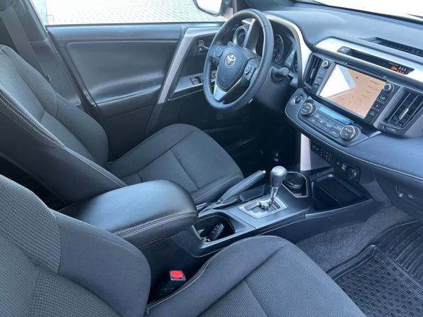 Toyota RAV4 IV (XA40) Рестайлинг с пробегом 2018 года, цена 2 790 000 рублей, 115980 км, внедорожник, Автокод Объявления