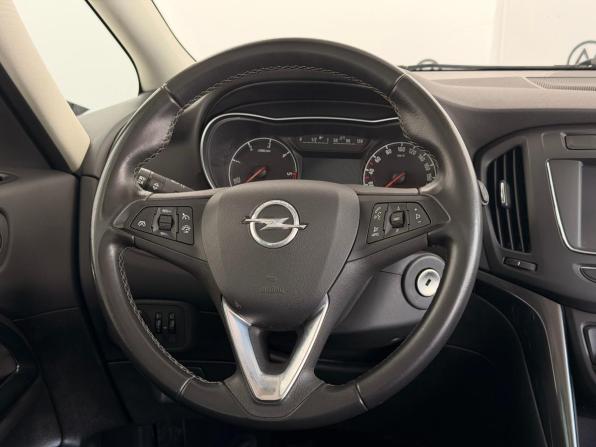Opel Zafira C Рестайлинг с пробегом 2017 года, цена 900 000 рублей, 138000 км, минивэн, Автокод Объявления