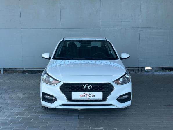 Hyundai Solaris II с пробегом 2018 года, цена 990 000 рублей, 159000 км, седан, Автокод Объявления