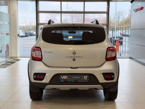 Renault Sandero II Рестайлинг с пробегом 2018 года, цена 1 117 000 рублей, 74184 км, хэтчбек, Автокод Объявления