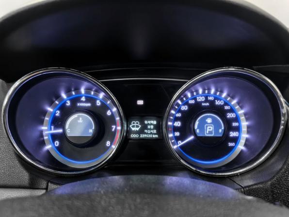 Hyundai Sonata VI (YF) с пробегом 2010 года, цена 910 000 рублей, 238000 км, седан, Автокод Объявления