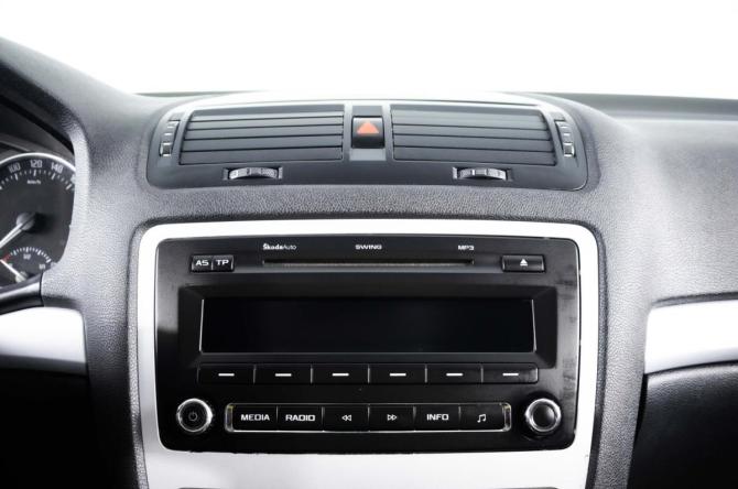 Skoda Octavia II (A5) Рестайлинг с пробегом 2011 года, цена 679 000 рублей, 314023 км, лифтбек, Автокод Объявления