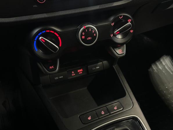Kia Rio IV с пробегом 2018 года, цена 1 520 000 рублей, 77878 км, хэтчбек, Автокод Объявления