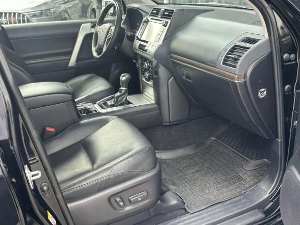 Toyota Land Cruiser Prado 150 Series Рестайлинг 2 с пробегом 2017 года, цена 4 500 000 рублей, 82231 км, внедорожник, Автокод Объявления