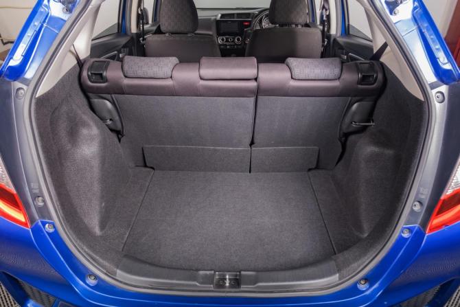 Honda Fit III с пробегом 2013 года, цена 1 099 000 рублей, 86000 км, хэтчбек, Автокод Объявления