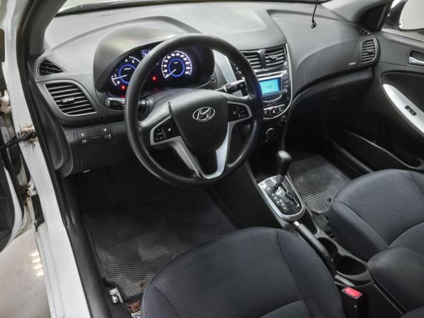 Hyundai Solaris I с пробегом 2013 года, цена 899 000 рублей, 180000 км, хэтчбек, Автокод Объявления