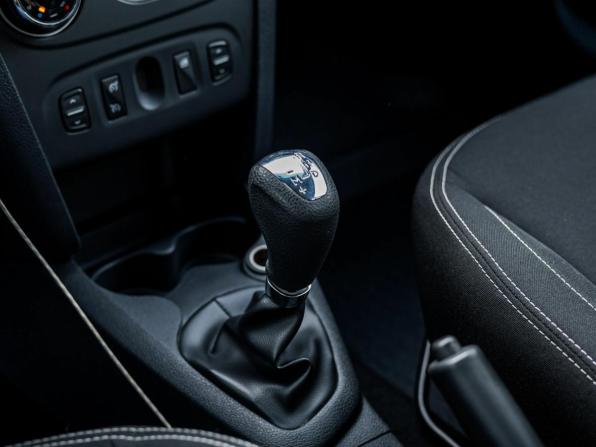 Renault Sandero II с пробегом 2015 года, цена 670 000 рублей, 137219 км, хэтчбек, Автокод Объявления