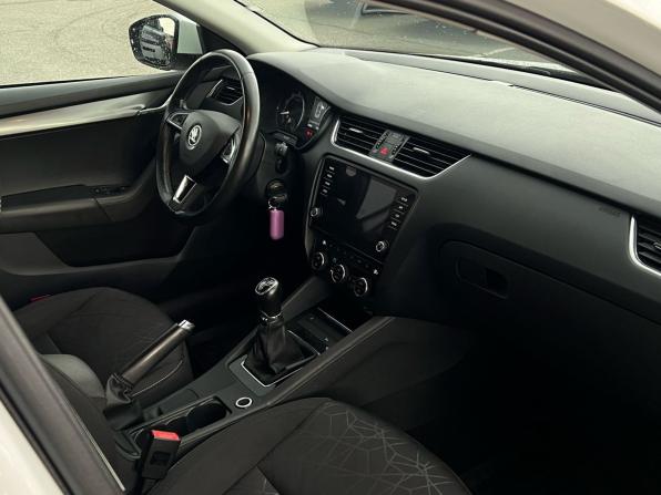 Skoda Octavia III (A7) Рестайлинг с пробегом 2018 года, цена 1 698 000 рублей, 129559 км, лифтбек, Автокод Объявления