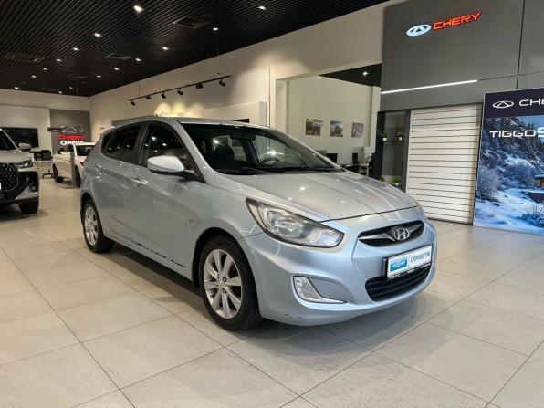 Hyundai Solaris I с пробегом 2012 года, цена 715 000 рублей, 204215 км, хэтчбек, Автокод Объявления