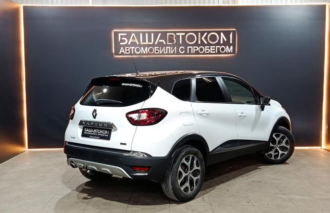 Renault Kaptur I с пробегом 2018 года, цена 1 700 000 рублей, 105442 км, внедорожник, Автокод Объявления