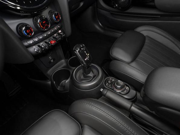 Mini Hatch III (F55/F56) Рестайлинг 2 с пробегом 2022 года, цена 3 860 000 рублей, 17160 км, хэтчбек, Автокод Объявления