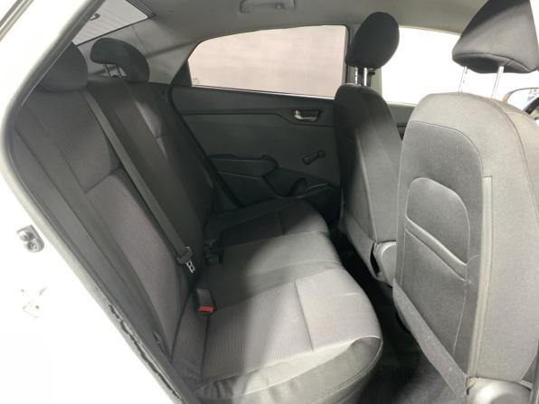 Hyundai Solaris II с пробегом 2017 года, цена 599 000 рублей, 317953 км, седан, Автокод Объявления