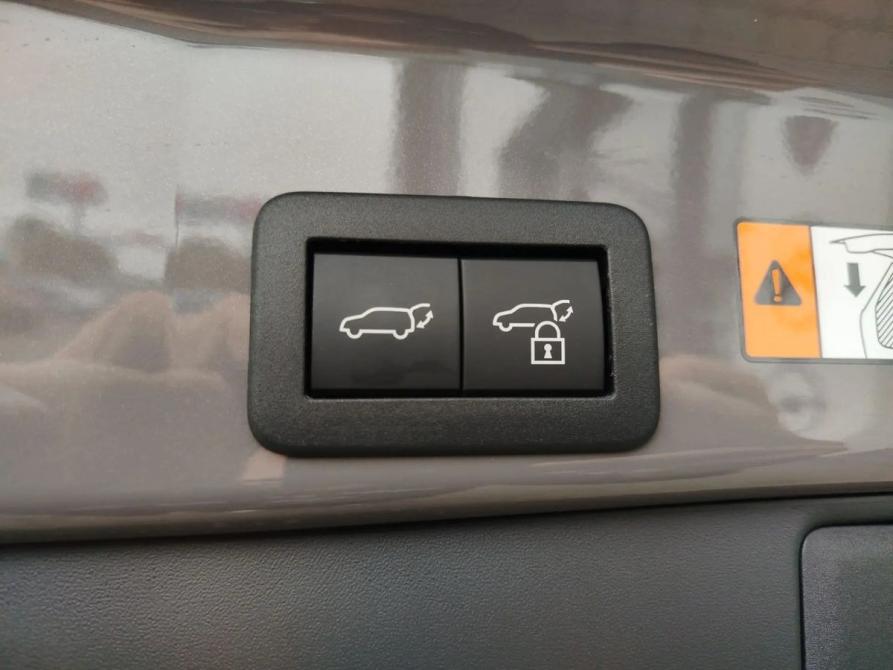 Toyota RAV4 VI (XA60) Москва  - изображение 9