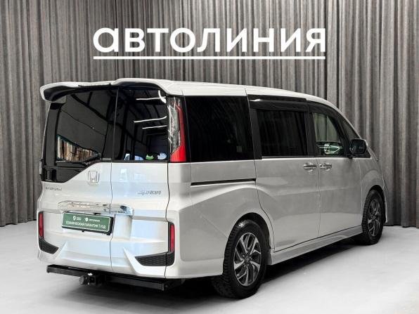 Honda Stepwgn V с пробегом 2015 года, цена 1 639 000 рублей, 117000 км, минивэн, Автокод Объявления