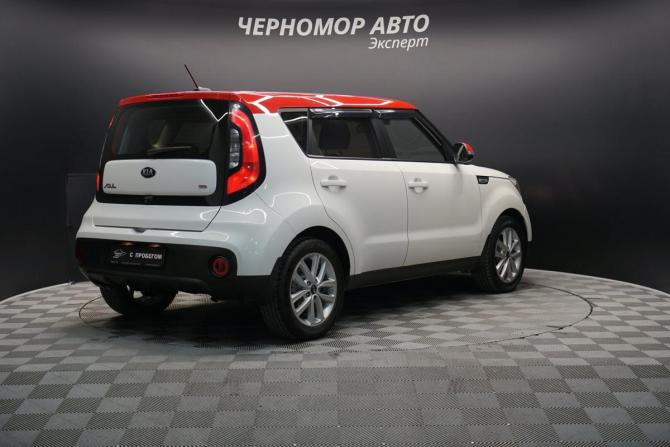 Kia Soul II Рестайлинг с пробегом 2018 года, цена 1 707 000 рублей, 97000 км, хэтчбек, Автокод Объявления