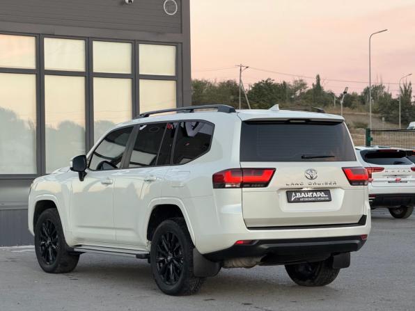 Toyota Land Cruiser 300 Series с пробегом 2022 года, цена 8 990 000 рублей, 49899 км, внедорожник, Автокод Объявления