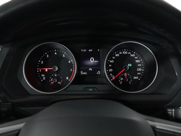 Volkswagen Tiguan II Рестайлинг с пробегом 2021 года, цена 2 649 000 рублей, 53500 км, внедорожник, Автокод Объявления