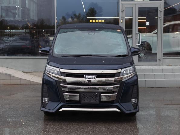 Toyota Noah III (R80) Рестайлинг с пробегом 2018 года, цена 2 300 000 рублей, 133048 км, минивэн, Автокод Объявления