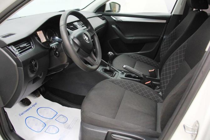 Skoda Octavia III (A7) Рестайлинг с пробегом 2017 года, цена 1 198 000 рублей, 282882 км, лифтбек, Автокод Объявления