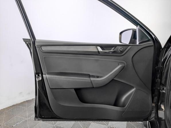Skoda Rapid II с пробегом 2020 года, цена 1 595 000 рублей, 87370 км, лифтбек, Автокод Объявления