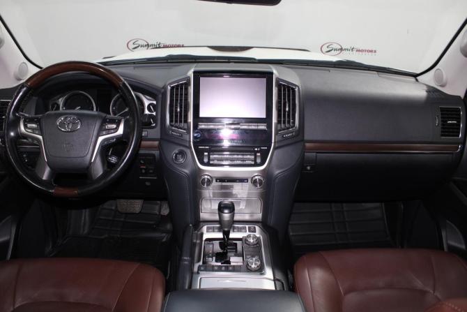 Toyota Land Cruiser 200 Series Рестайлинг 2 с пробегом 2018 года, цена 8 000 000 рублей, 63175 км, внедорожник, Автокод Объявления