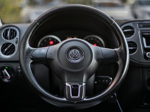 Volkswagen Tiguan I Рестайлинг с пробегом 2011 года, цена 765 000 рублей, 244008 км, внедорожник, Автокод Объявления