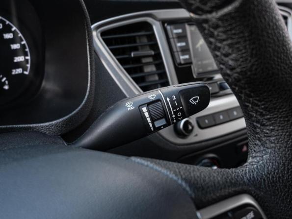 Hyundai Solaris II Рестайлинг с пробегом 2021 года, цена 1 680 000 рублей, 59091 км, седан, Автокод Объявления