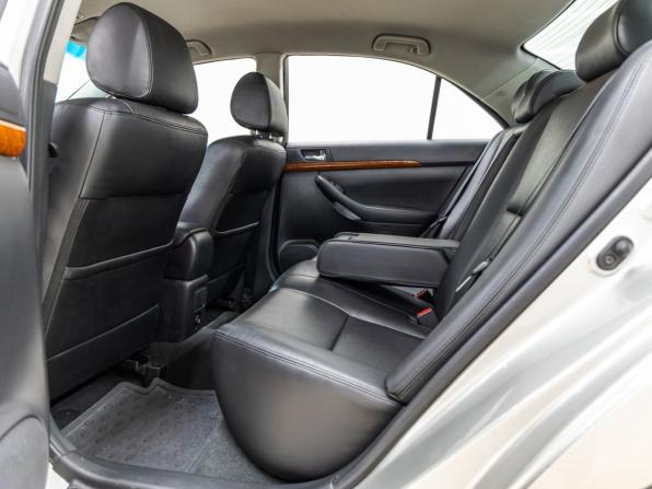 Toyota Avensis II Рестайлинг с пробегом 2006 года, цена 1 038 000 рублей, 196784 км, седан, Автокод Объявления