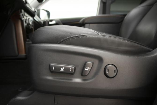 Toyota Land Cruiser Prado 150 Series Рестайлинг 1 с пробегом 2016 года, цена 3 650 000 рублей, 312140 км, внедорожник, Автокод Объявления