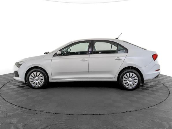 Skoda Rapid II с пробегом 2021 года, цена 1 355 000 рублей, 131058 км, лифтбек, Автокод Объявления