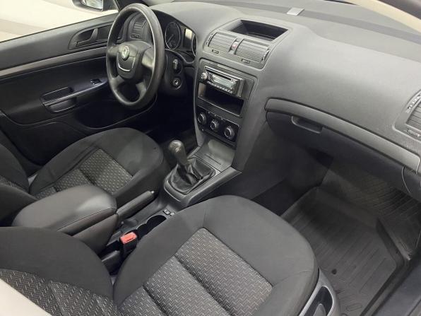 Skoda Octavia II (A5) Рестайлинг с пробегом 2009 года, цена 799 000 рублей, 236000 км, лифтбек, Автокод Объявления