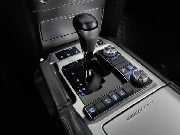 Toyota Land Cruiser 200 Series Рестайлинг 2 с пробегом 2015 года, цена 4 290 000 рублей, 253000 км, внедорожник, Автокод Объявления