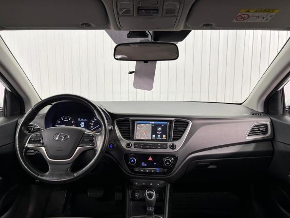 Hyundai Solaris II с пробегом 2017 года, цена 1 397 000 рублей, 114000 км, седан, Автокод Объявления