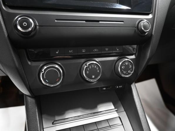 Skoda Octavia III (A7) с пробегом 2014 года, цена 975 000 рублей, 155534 км, лифтбек, Автокод Объявления
