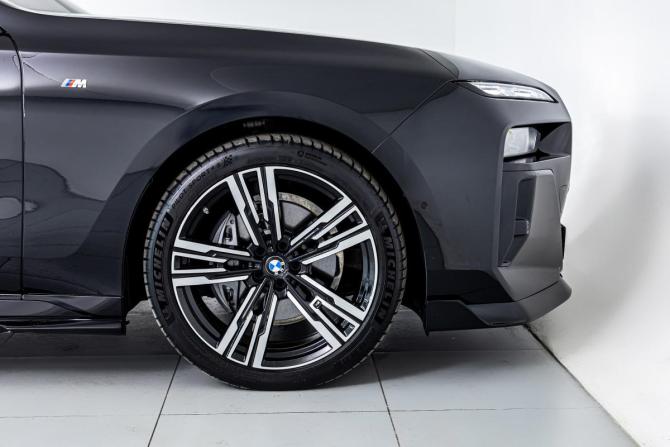 BMW 7 серии VII (G70) с пробегом 2024 года, цена 16 000 000 рублей, 5558 км, седан, Автокод Объявления