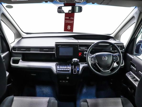 Honda Stepwgn V с пробегом 2016 года, цена 1 699 000 рублей, 119159 км, минивэн, Автокод Объявления