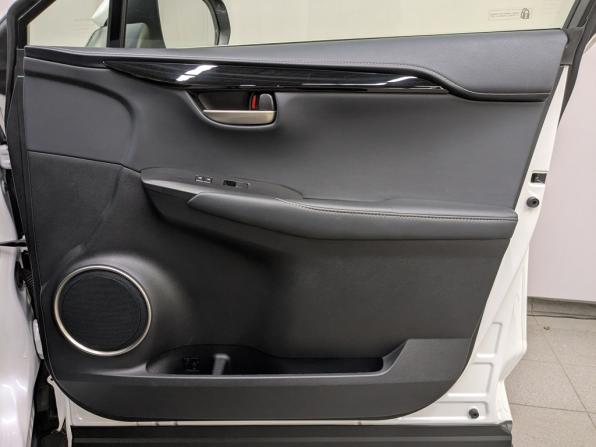 Lexus NX I с пробегом 2015 года, цена 2 490 000 рублей, 92726 км, внедорожник, Автокод Объявления