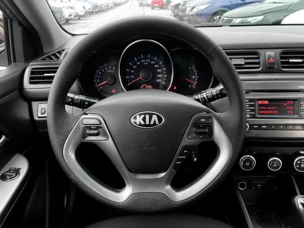 Kia Rio III Рестайлинг с пробегом 2017 года, цена 899 000 рублей, 142627 км, хэтчбек, Автокод Объявления