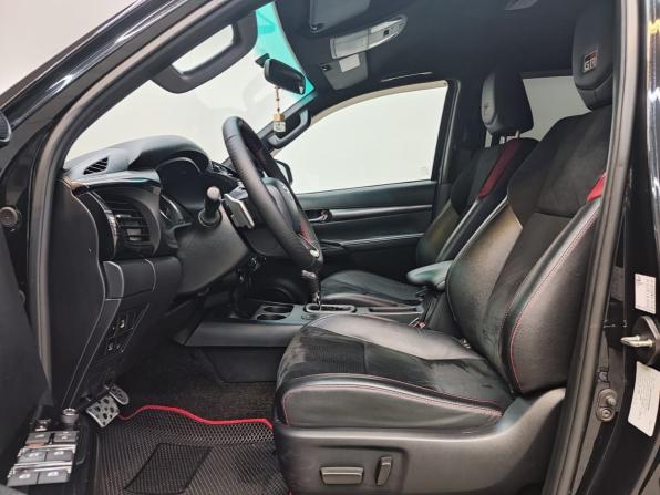 Toyota Hilux VIII Рестайлинг 2 с пробегом 2022 года, цена 5 695 000 рублей, 63000 км, пикап, Автокод Объявления