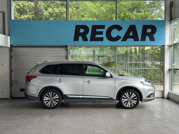 Mitsubishi Outlander III Рестайлинг 3 с пробегом 2020 года, цена 2 050 000 рублей, 106888 км, внедорожник, Автокод Объявления