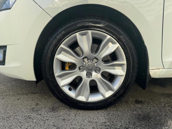 Skoda Rapid I с пробегом 2015 года, цена 799 000 рублей, 182299 км, лифтбек, Автокод Объявления